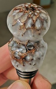 pearl with gold Niles bottle stopper