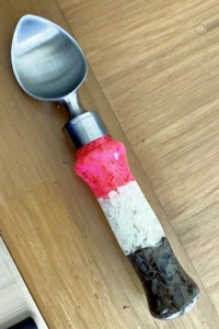Neapolitan ice cream scoop