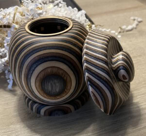 Lidded Box with Niles threaded rings